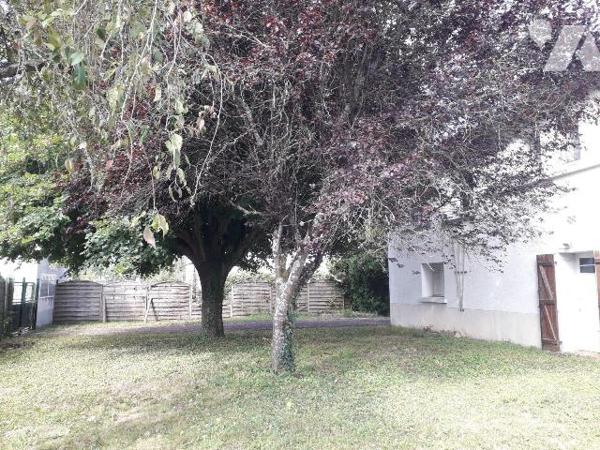 A 15 MNS DE BLOIS, PAVILLON DE BONNE CONSTRUCTION, TERRAIN 802 M²
PAVILLON SUR SOUS-SOL AVEC G...