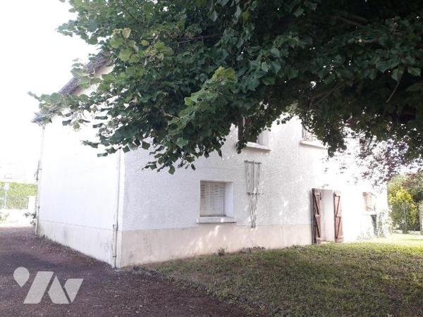 A 15 MNS DE BLOIS, PAVILLON DE BONNE CONSTRUCTION, TERRAIN 802 M²
PAVILLON SUR SOUS-SOL AVEC G...