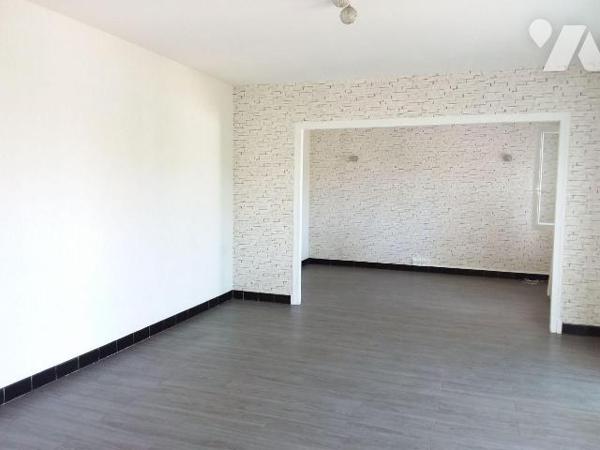 A 15 MNS DE BLOIS, PAVILLON DE BONNE CONSTRUCTION, TERRAIN 802 M²
PAVILLON SUR SOUS-SOL AVEC G...