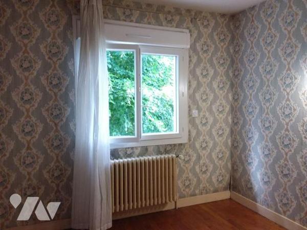 A 15 MNS DE BLOIS, PAVILLON DE BONNE CONSTRUCTION, TERRAIN 802 M²
PAVILLON SUR SOUS-SOL AVEC G...