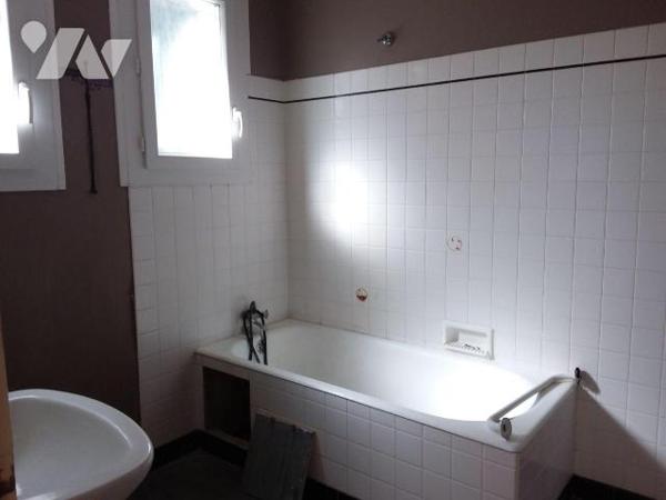 A 15 MNS DE BLOIS, PAVILLON DE BONNE CONSTRUCTION, TERRAIN 802 M²
PAVILLON SUR SOUS-SOL AVEC G...