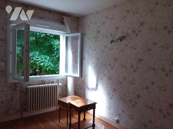 A 15 MNS DE BLOIS, PAVILLON DE BONNE CONSTRUCTION, TERRAIN 802 M²
PAVILLON SUR SOUS-SOL AVEC G...