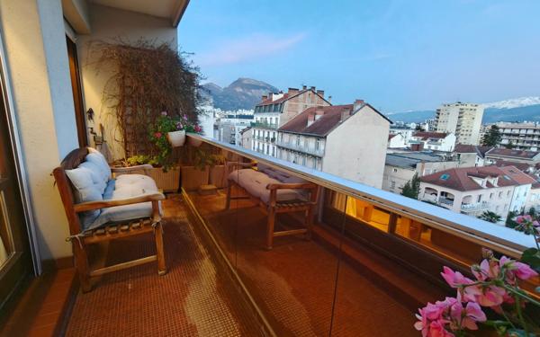 Appartement à vendre    3 pièces • 97,94 m2 Grenoble