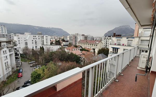 Appartement à vendre    3 pièces • 97,94 m2 Grenoble