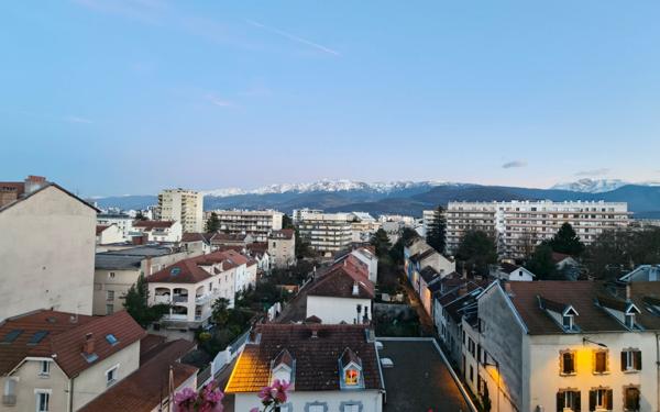Appartement à vendre    3 pièces • 97,94 m2 Grenoble