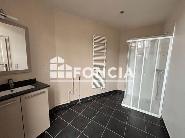 Location Appartement 2 pièces 47.7 m² - 2 BOULEVARD VASQUEZ Royat 63130