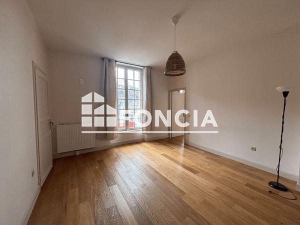 Location Appartement 2 pièces 47.7 m² - 2 BOULEVARD VASQUEZ Royat 63130