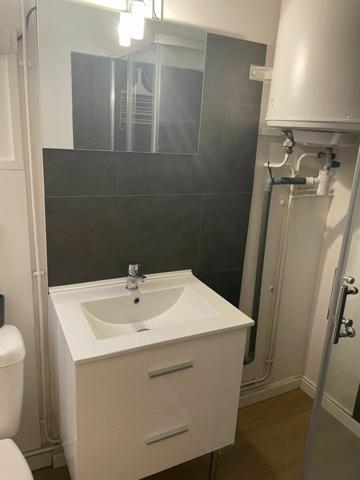 Appartement à louer    2 pièces • 43 m2 Cosne-Cours-sur-Loire