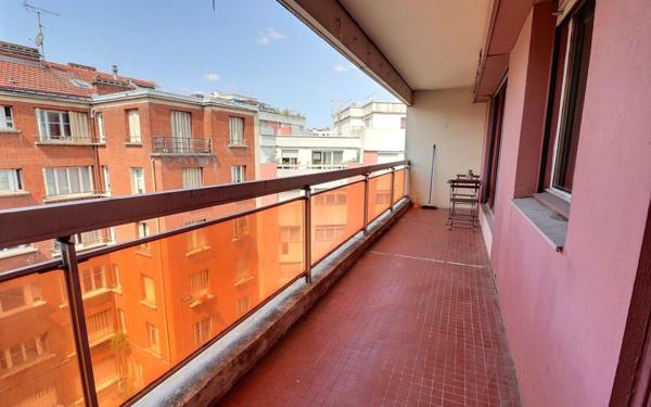 Appartement à vendre    2 pièces • 50,98 m2 Paris 19