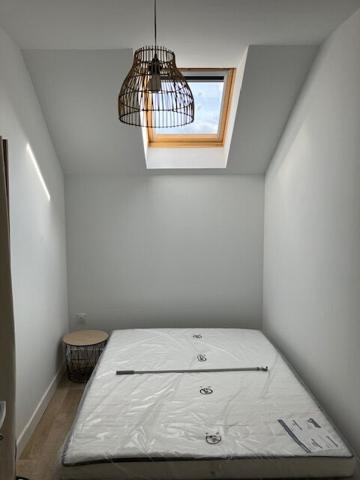 RUE ST JACQUES - T1 BIS MEUBLE - DISPONIBLE LE 05/01/26