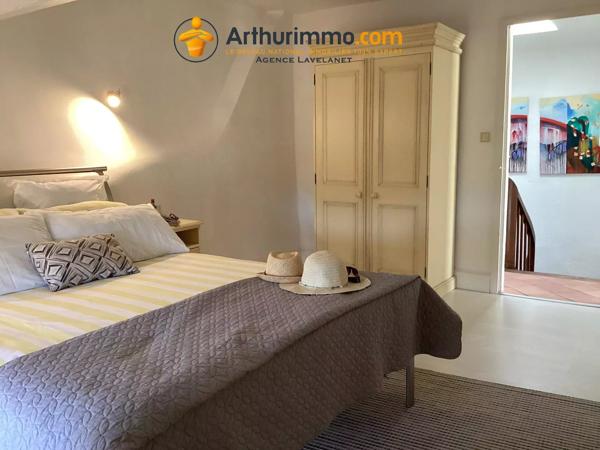 Vente                                                      Maison
                        
                     7 pièces                      203 m2                     à Cailhau