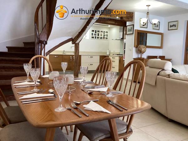 Vente                                                      Maison
                        
                     7 pièces                      203 m2                     à Cailhau