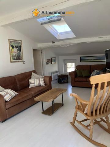 Vente                                                      Maison
                        
                     7 pièces                      203 m2                     à Cailhau