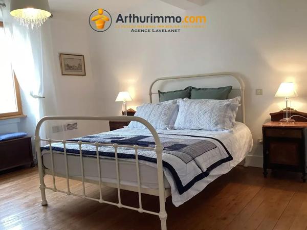 Vente                                                      Maison
                        
                     7 pièces                      203 m2                     à Cailhau