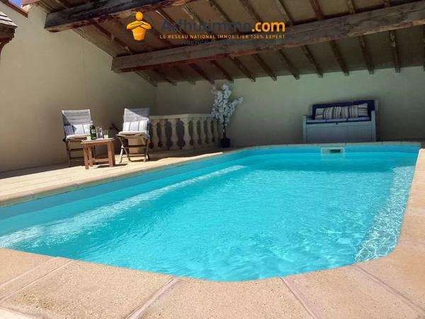 Vente                                                      Maison
                        
                     7 pièces                      203 m2                     à Cailhau