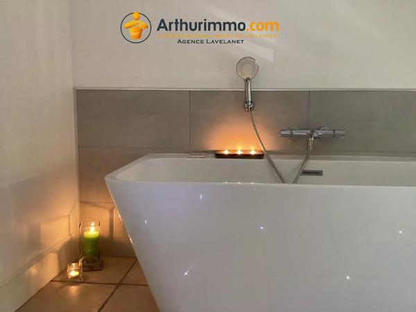 Vente                                                      Maison
                        
                     7 pièces                      203 m2                     à Cailhau