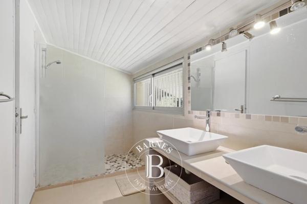 Aix-en-Provence, Maison 4 Chambres -  271 m² à vendre
