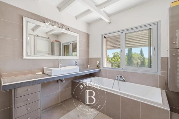 Aix-en-Provence, Maison 4 Chambres -  271 m² à vendre