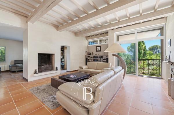 Aix-en-Provence, Maison 4 Chambres -  271 m² à vendre