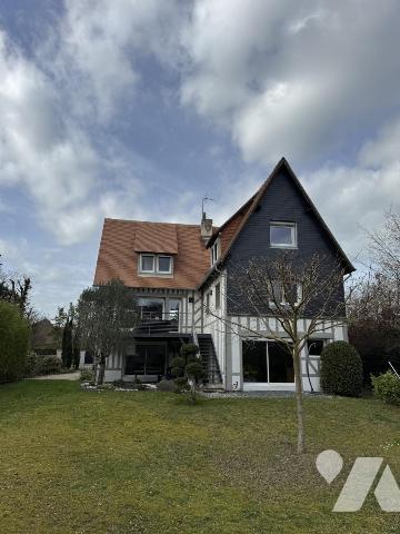 Proche plage, au calme Maison de 215m² 