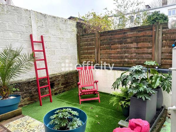 Maison
         5 pièces
        - 106 m² 338 000 € *