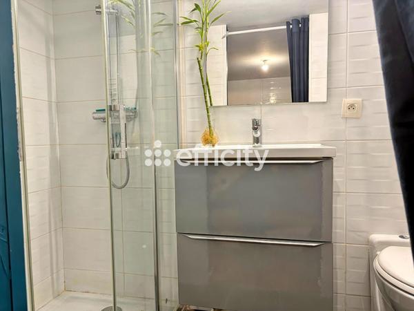 Maison
         5 pièces
        - 106 m² 338 000 € *
