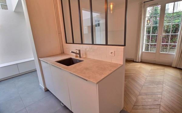 Maison à louer    7 pièces • 134 m2 Vincennes