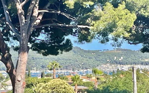 Appartement à vendre    3 pièces • 72 m2 La Seyne-sur-Mer