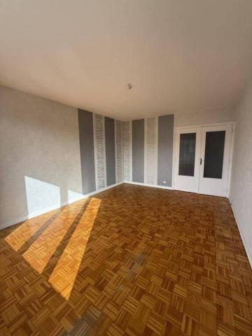 Résidence LES BOULEUX BAT B - F4 au 3ème étage d'un immeuble sécurisée