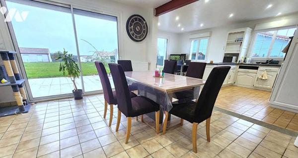 Maison lumineuse proche du centre-ville et grand jardin