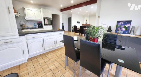 Maison lumineuse proche du centre-ville et grand jardin