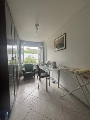 CHATILLON SUR SEINE : Pavillon de 1981 ,125m² sur terrain clôt arboré, piscine et garage. Châtillon-sur-Seine (21400)