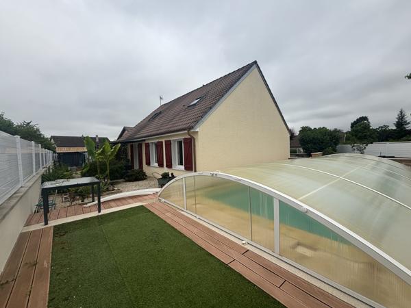CHATILLON SUR SEINE : Pavillon de 1981 ,125m² sur terrain clôt arboré, piscine et garage. Châtillon-sur-Seine (21400)