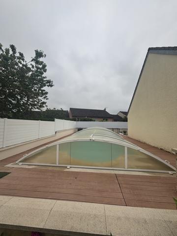 CHATILLON SUR SEINE : Pavillon de 1981 ,125m² sur terrain clôt arboré, piscine et garage. Châtillon-sur-Seine (21400)