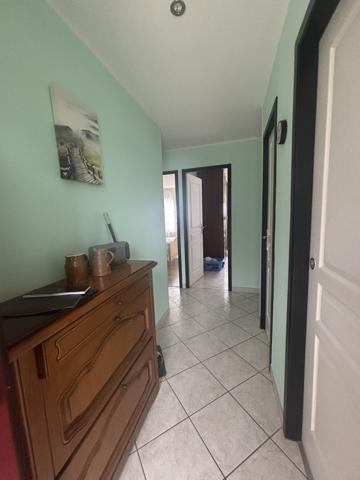 CHATILLON SUR SEINE : Pavillon de 1981 ,125m² sur terrain clôt arboré, piscine et garage. Châtillon-sur-Seine (21400)