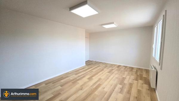 Location Bureau 185 m2 à Bourgoin-Jallieu