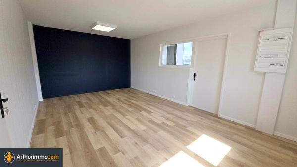 Location Bureau 185 m2 à Bourgoin-Jallieu