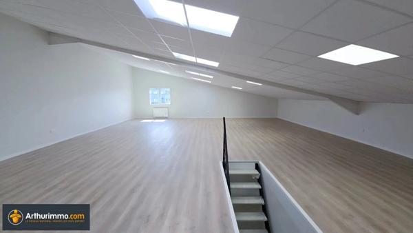 Location Bureau 185 m2 à Bourgoin-Jallieu