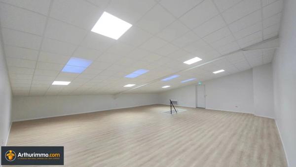 Location Bureau 185 m2 à Bourgoin-Jallieu