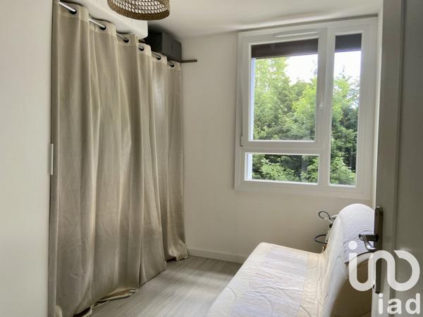 Appartement 5 pièces de 95 m² à Saint-Jean-de-la-Ruelle (45140)