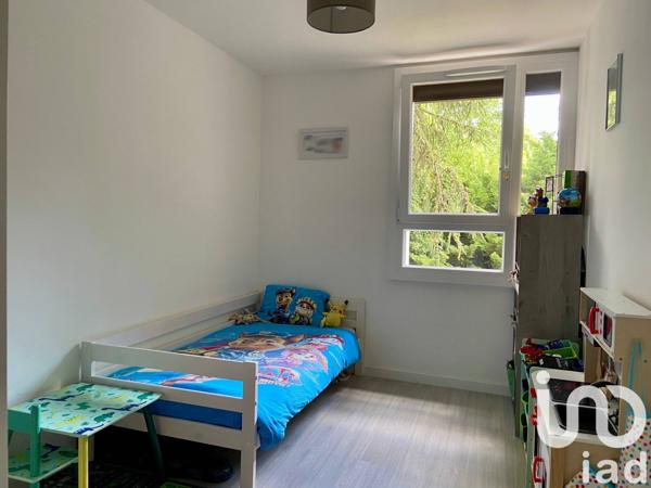 Appartement 5 pièces de 95 m² à Saint-Jean-de-la-Ruelle (45140)