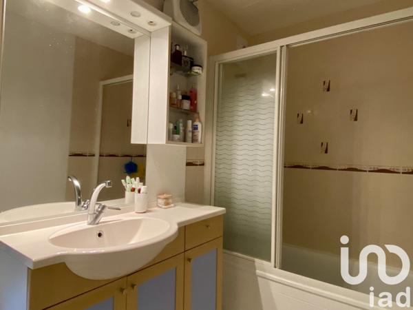 Appartement 5 pièces de 95 m² à Saint-Jean-de-la-Ruelle (45140)