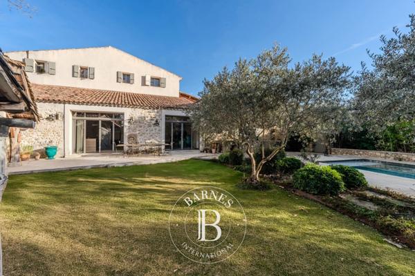 Mormoiron, Maison de village 8 Chambres -  435 m² à vendre