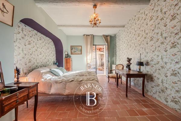 Mormoiron, Maison de village 8 Chambres -  435 m² à vendre
