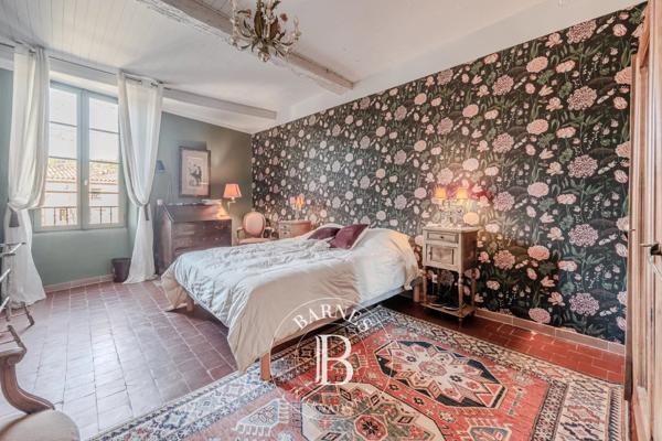 Mormoiron, Maison de village 8 Chambres -  435 m² à vendre
