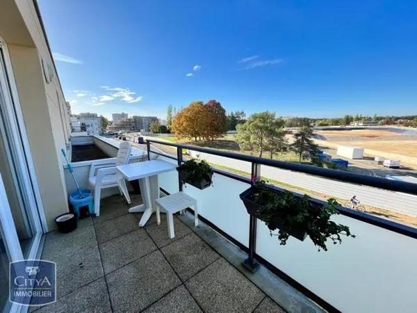 Appartement à louer 3 pièces 57.55m² Chambray-lès-Tours (37170)