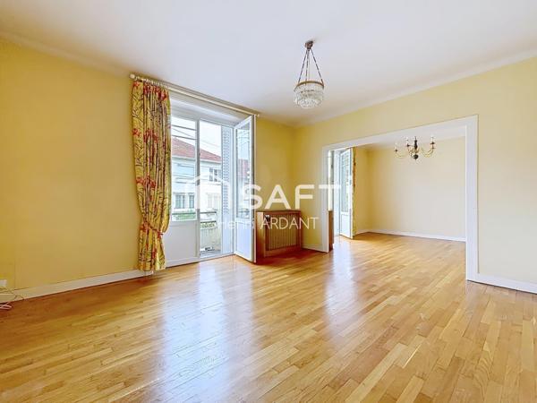 Jardin, Garage, Cinq chambres en Ville