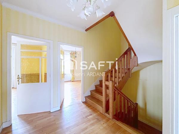 Jardin, Garage, Cinq chambres en Ville