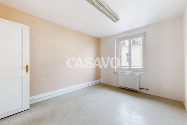 Vente Maison 10 pièces de 260m² - 27000 Évreux