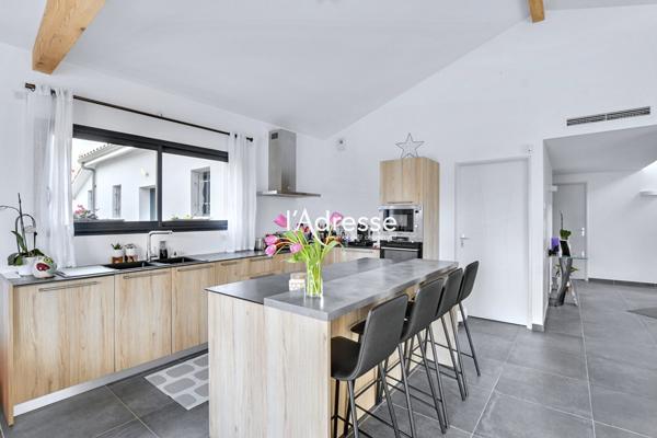 Exclusivité L'Adresse Immobilier- Tournefeuille - Maison T6 de 160m2 sur 810m² de terrain avec Piscine et garage